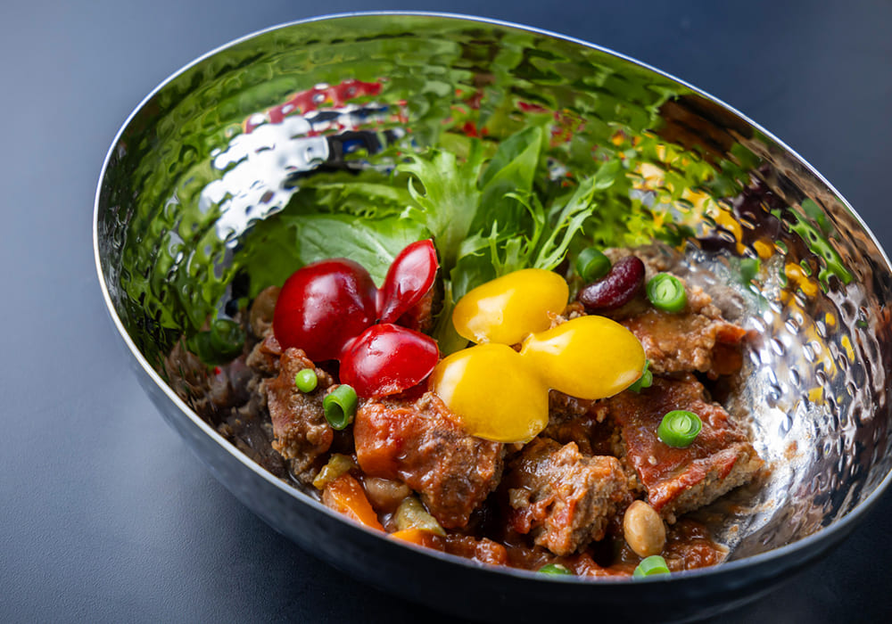 馬肉とトマトの煮込みハンバーグ